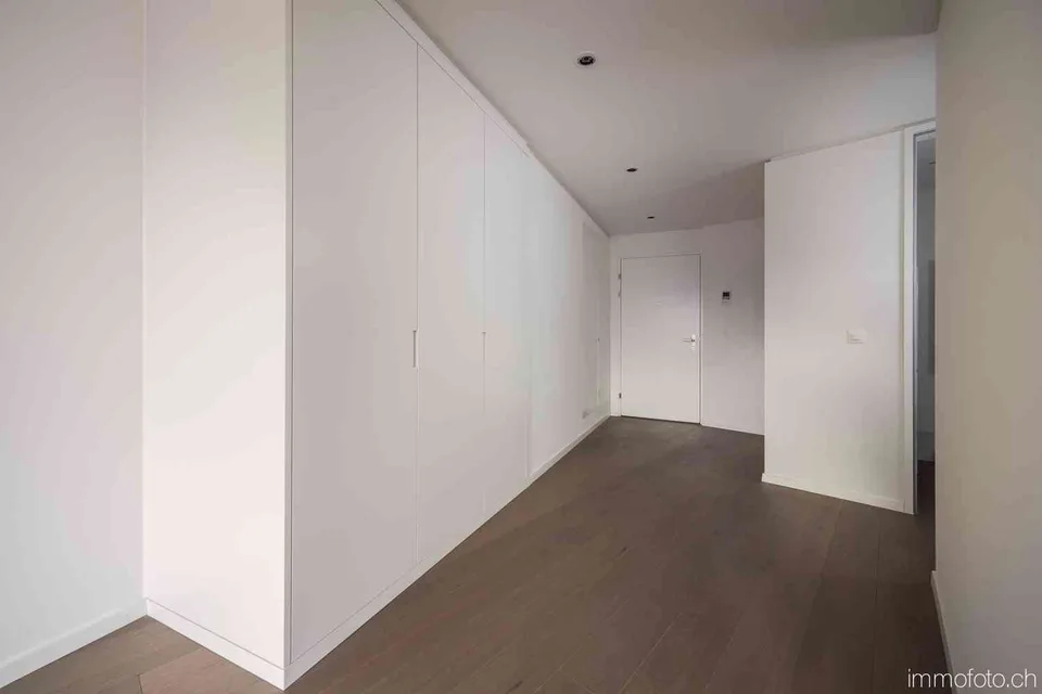 Exklusive 3.5 Zimmerwohnung mit beeindruckender Weitsicht – Foto 11 von 12