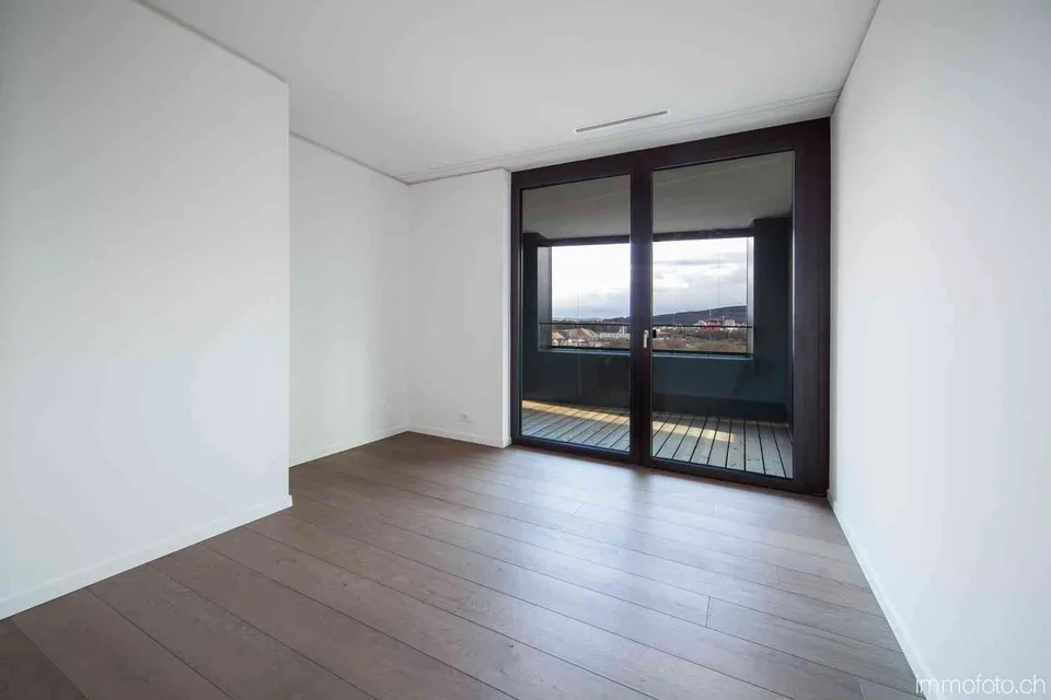 Exklusive 3.5 Zimmerwohnung mit beeindruckender Weitsicht – Foto 7 von 12