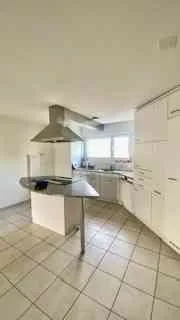 Geräumige und sehr helle 4.5-Zimmer-Wohnung mit 2 Balkonen