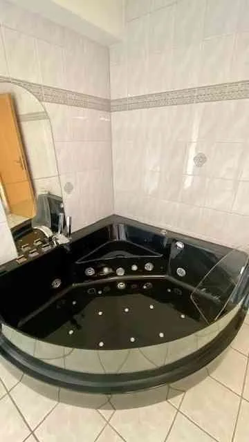 Geräumige und sehr helle 4.5-Zimmer-Wohnung mit 2 Balkonen