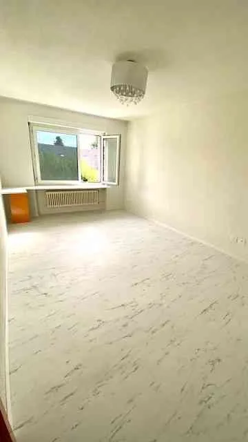 Geräumige und sehr helle 4.5-Zimmer-Wohnung mit 2 Balkonen