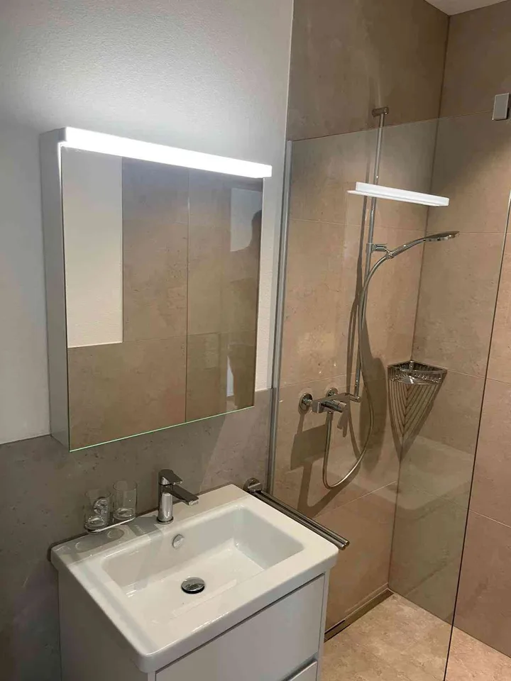 Grosszügige 3.5-Zimmer-Wohnung mit ca. 100 m², zwei Bädern & Terrasse