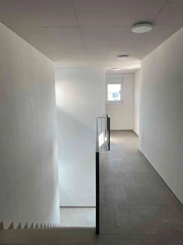 Grosszügige 3.5-Zimmer-Wohnung mit ca. 100 m², zwei Bädern & Terrasse
