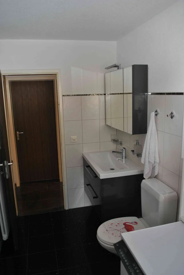 Familienfreundliche 5.5 Zimmerwohnung 130m2, im Zentrum von Naters – photo 12 sur 13