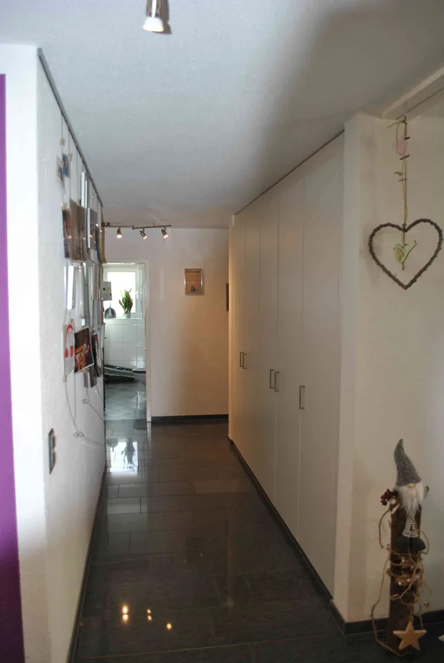 Familienfreundliche 5.5 Zimmerwohnung 130m2, im Zentrum von Naters – photo 9 sur 13