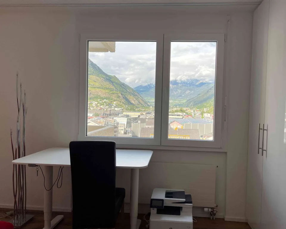 Helle, möblierte Wohnung mit Aussicht auf Alpen