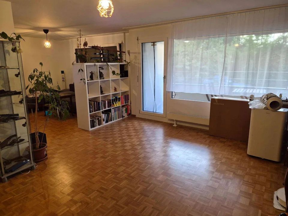 Umfassend sanierte 2.5-Zimmer-Wohnung mit Balkon in Bottmingen