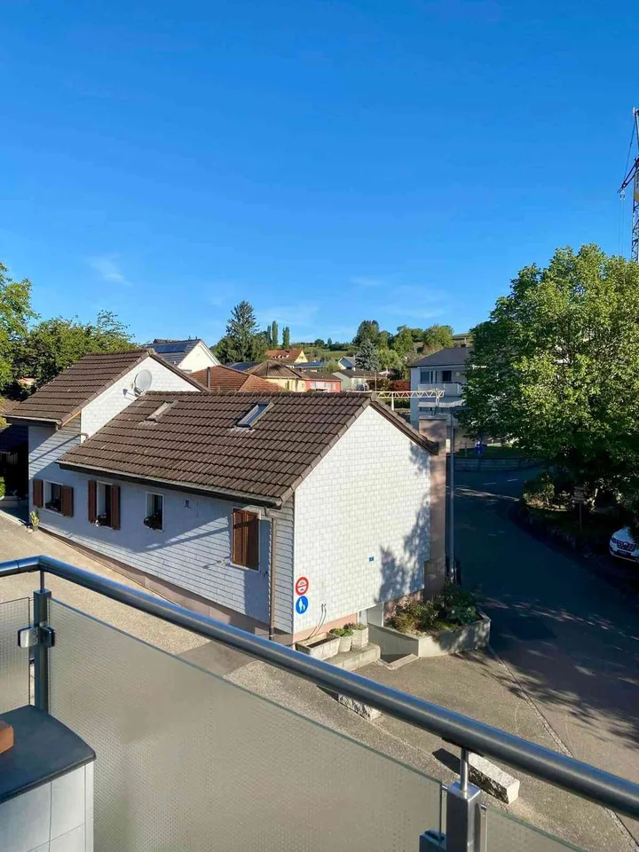 Schöne, helle 2.5 Zimmer-Wohnung per 1.12.26 oder n. Vereinbarung