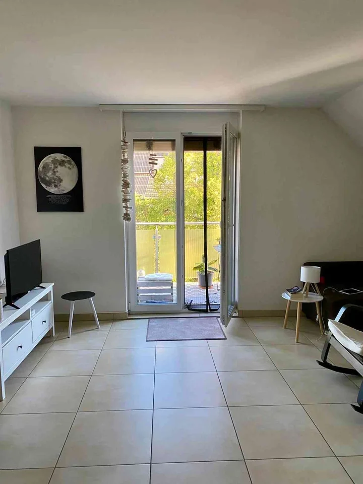 Schöne, helle 2.5 Zimmer-Wohnung per 1.12.26 oder n. Vereinbarung