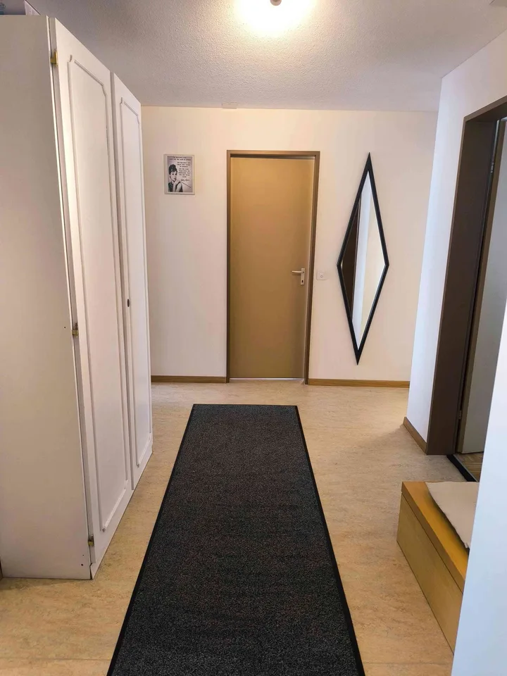 Helle, grosszügige 3.5-Zimmer-Wohnung mit Balkon an Top-Lage