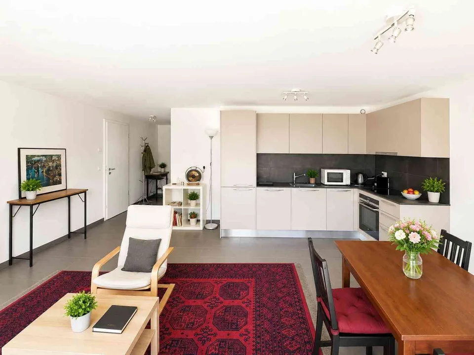 Superbe 3.5 pièces, calme moderne et tout agencé. Parking en sous-sol.