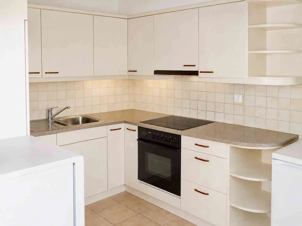 Helle 3½-Zimmer-Dachwohnung mit Balkon und Cheminée in Lachen SZ