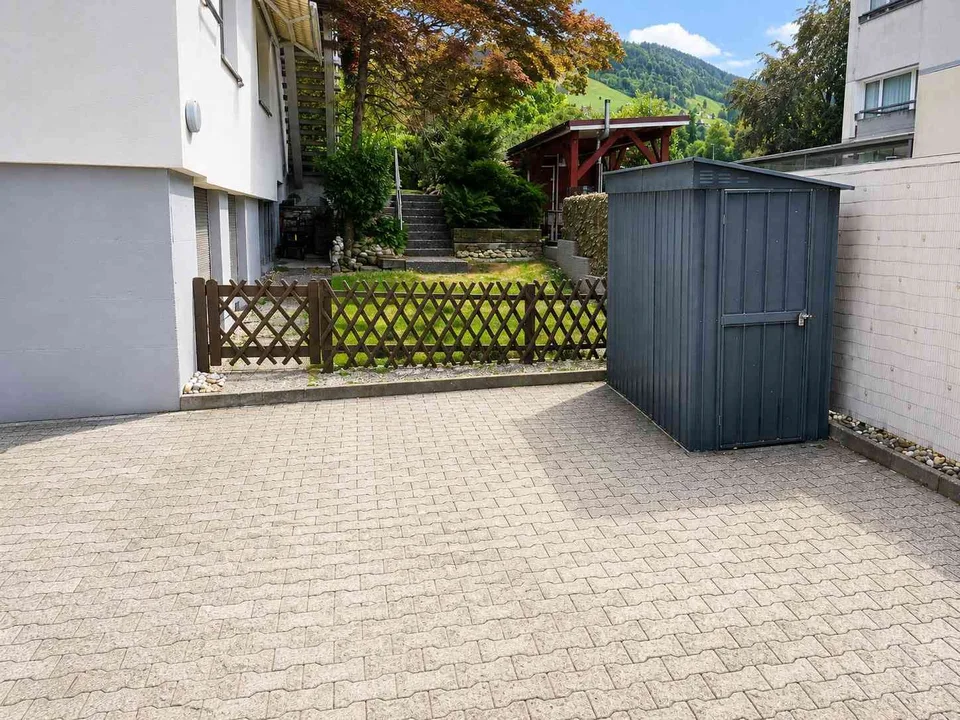 Helle 3½-Zimmer-Dachwohnung mit Balkon und Cheminée in Lachen SZ