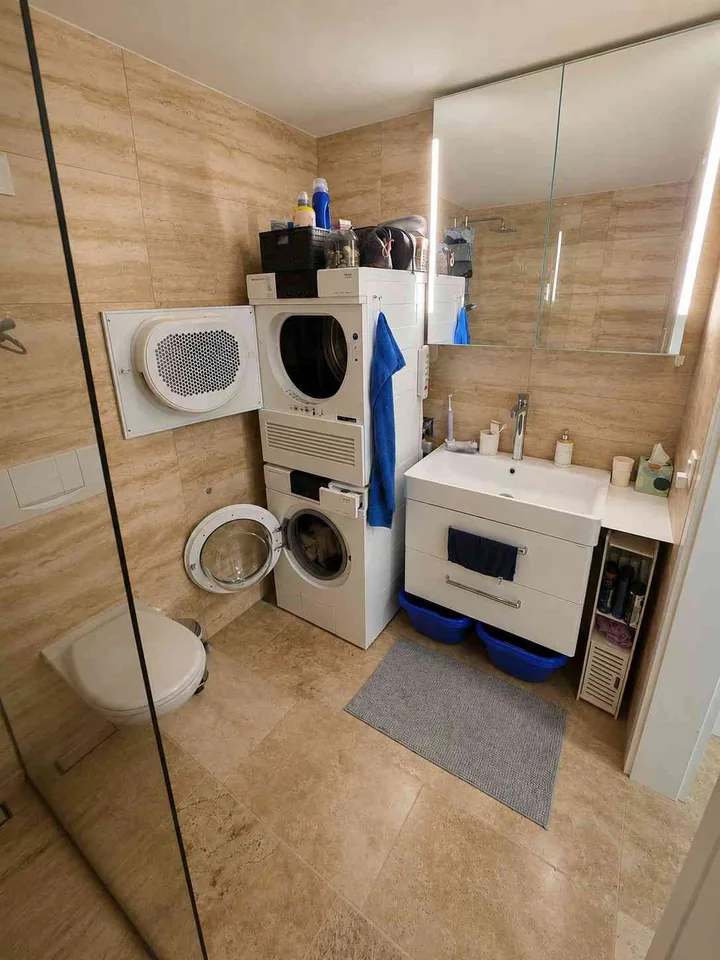 Sanierte 3.5-Zimmer-Wohnung mit 10qm Balkon - 4 Min. zum Bus 10