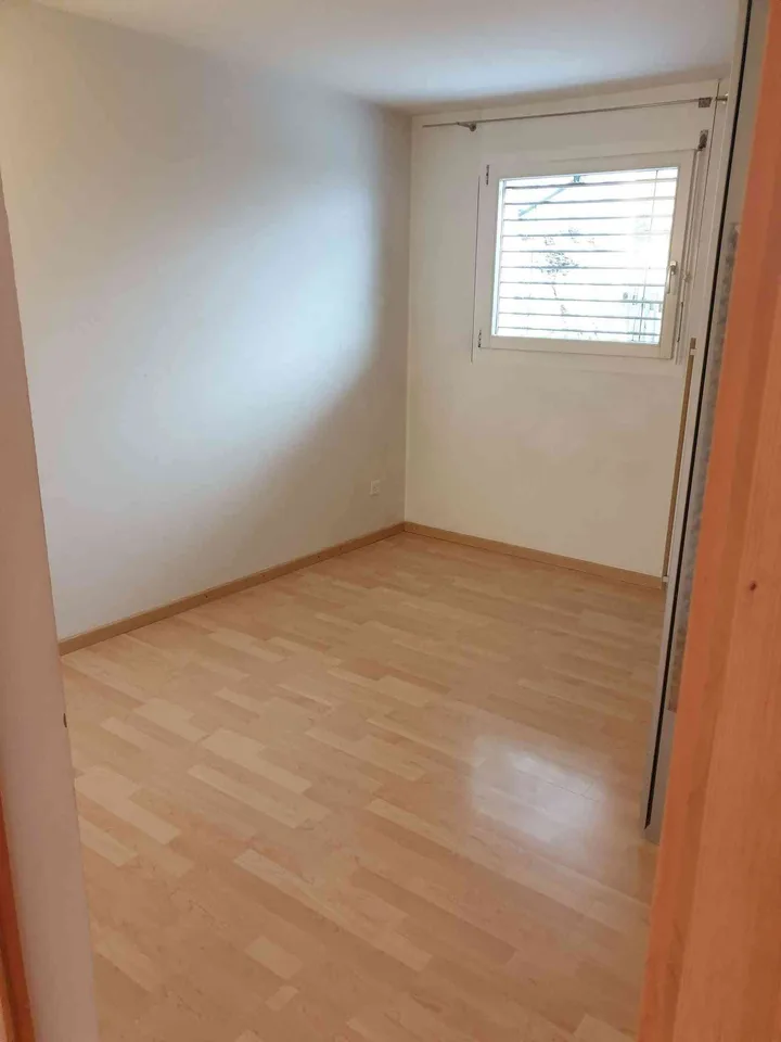 Helle 3.5-Zimmer-Wohnung mit Terrasse und wunderschöner Bergsicht