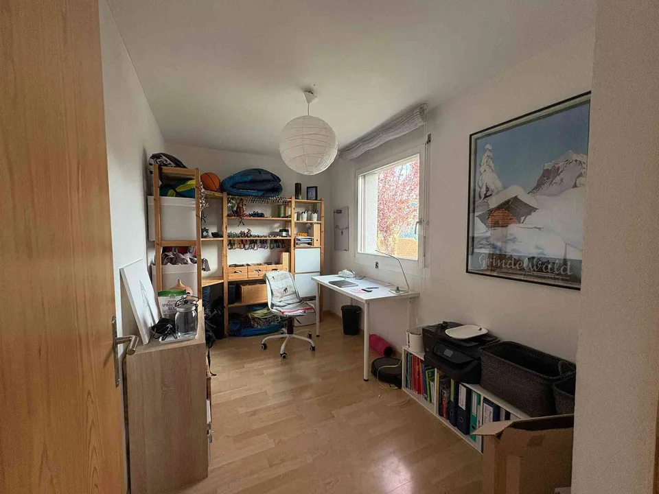 Helle 3.5-Zimmer-Wohnung mit Terrasse und wunderschöner Bergsicht