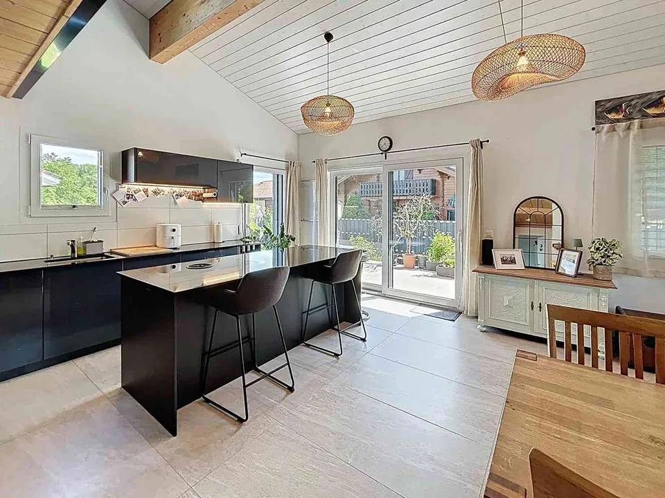 Charmante maison meublée à deux pas du lac – location à durée détermin