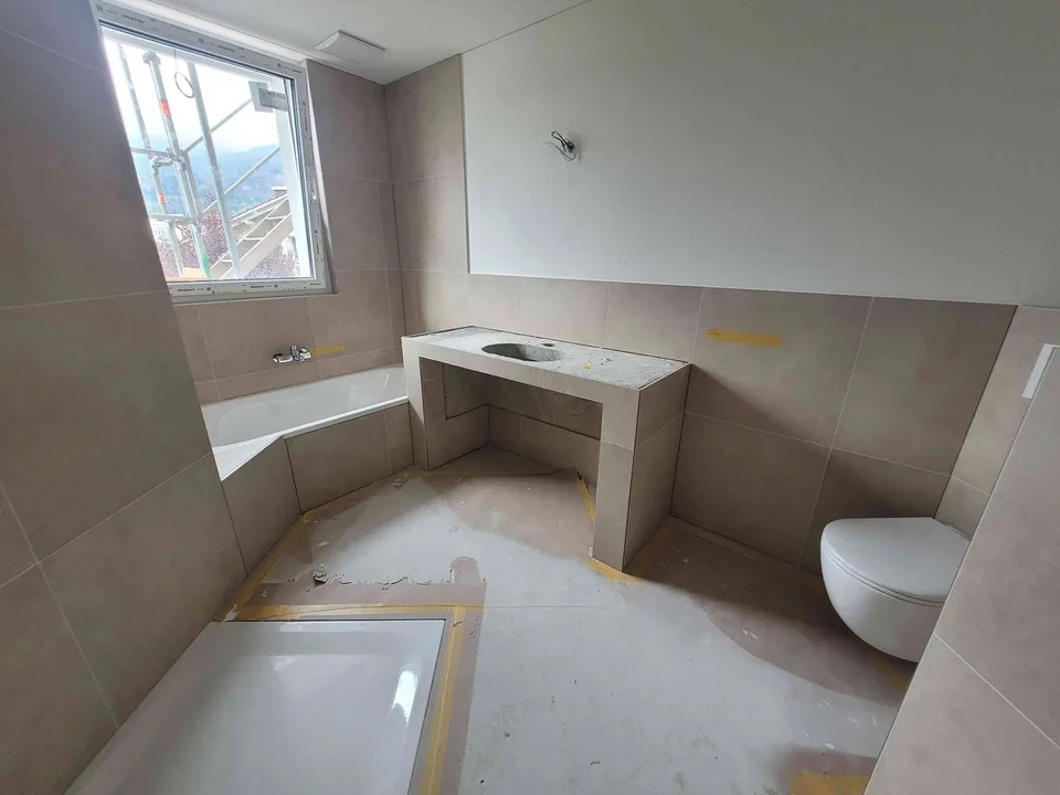 Neubau 4.5 Zimmerwohnung mit grosser Loggia (19 m2)