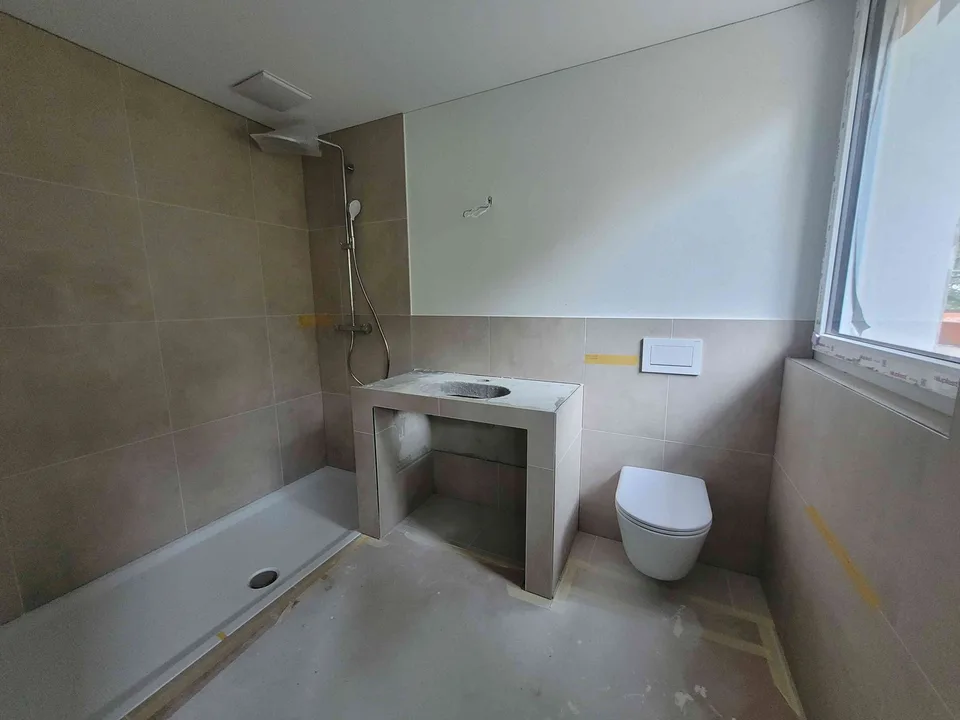 Neubau 4.5 Zimmerwohnung mit grosser Loggia (19 m2)