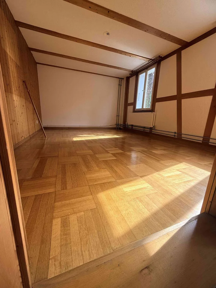 3.5 Zimmerwohnetage mit WG-Flair in 7.5 Zi.-Haus