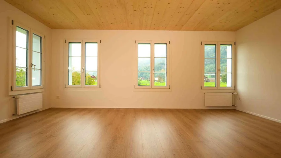 Moderne 4-Zimmer-Wohnung in historischem Schwyzer Bauernhaus