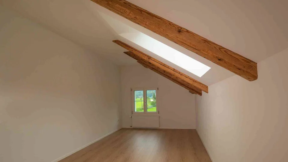 Moderne 4-Zimmer-Wohnung in historischem Schwyzer Bauernhaus