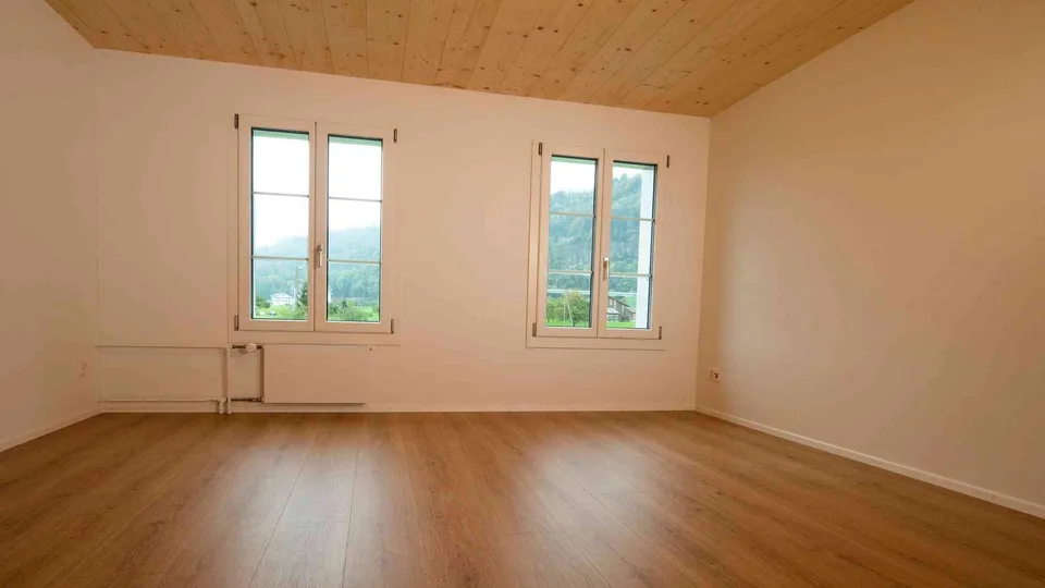 Moderne 4-Zimmer-Wohnung in historischem Schwyzer Bauernhaus