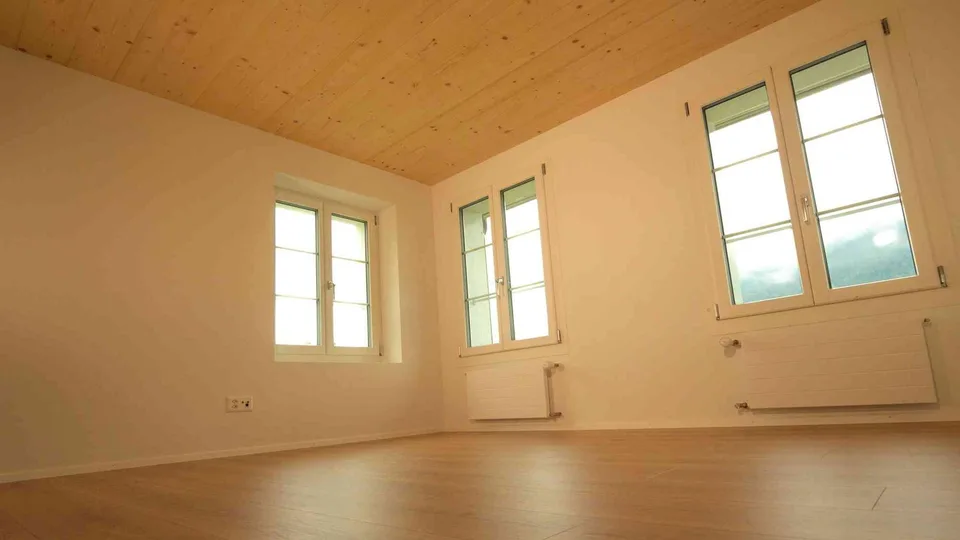 Moderne 4-Zimmer-Wohnung in historischem Schwyzer Bauernhaus