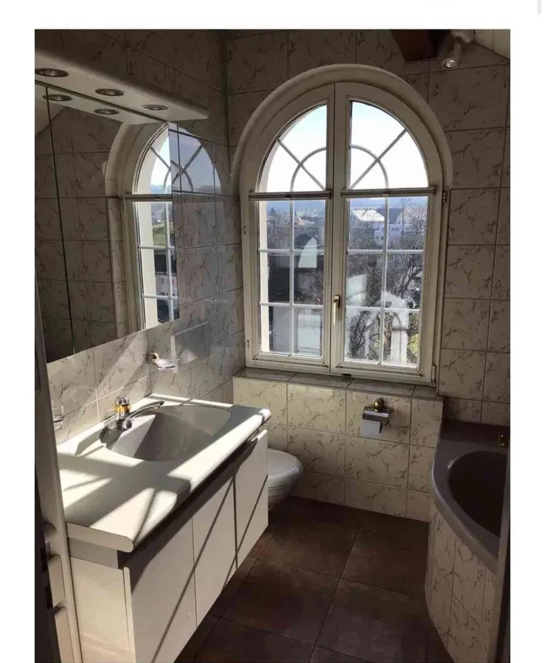 Wunderschöne helle Dachwohnung mit grosser Aussicht