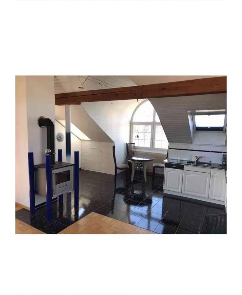Wunderschöne helle Dachwohnung mit grosser Aussicht