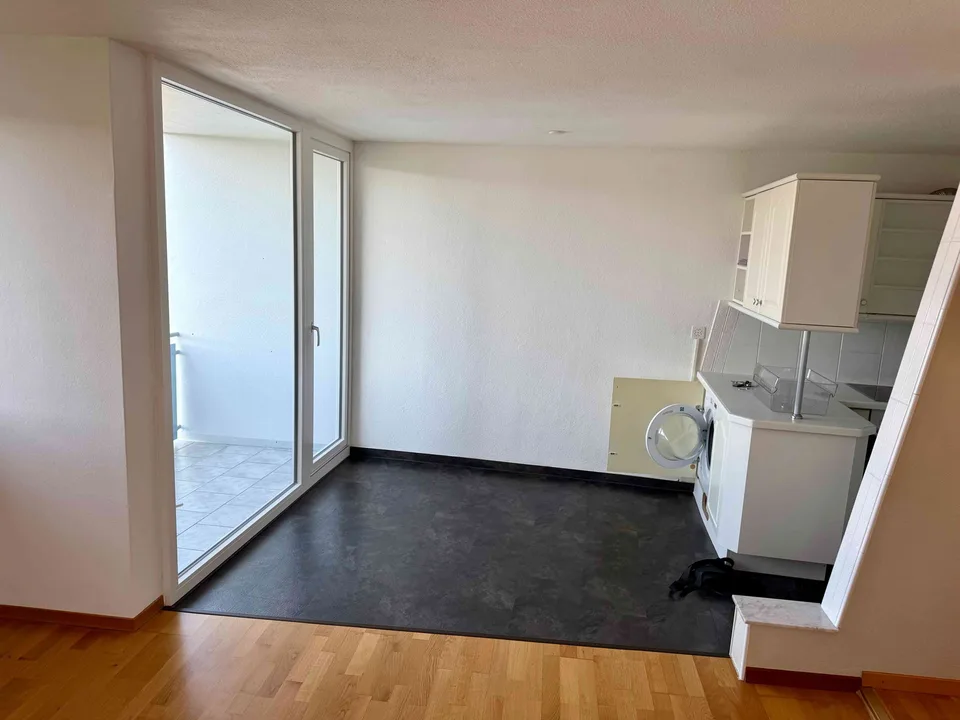 Schöne 3.5 ZW mit Terrasse und Balkon
