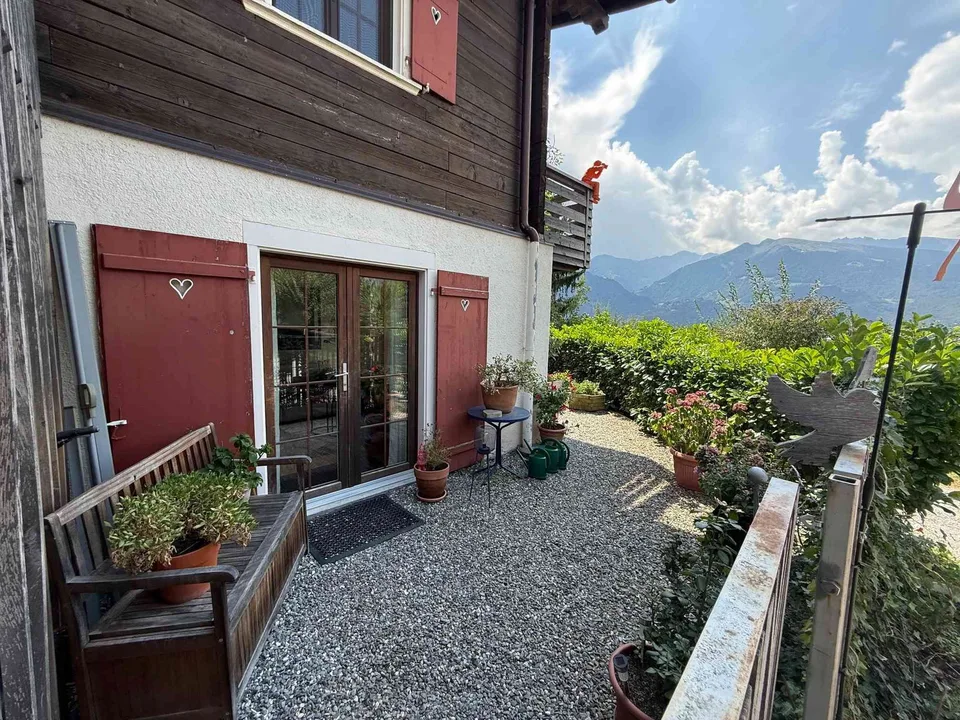 Gemütliche 3-Zimmer-Wohnung mit Gartenbereich und Bergblick in Maienfeld