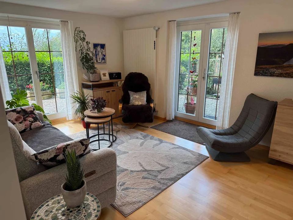Gemütliche 3-Zimmer-Wohnung mit Gartenbereich und Bergblick in Maienfeld