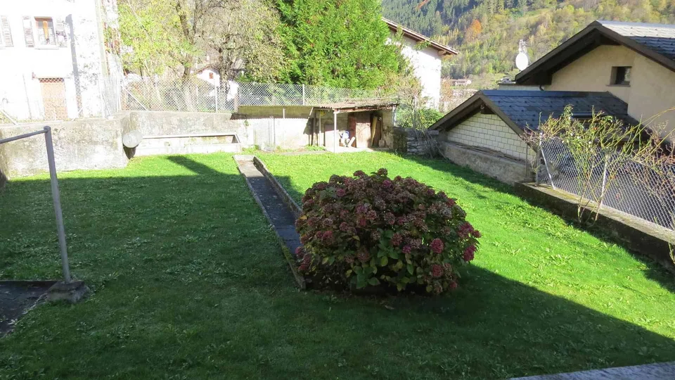 Vendesi casa d'abitazione nel nucleo di Mesocco – foto 3 di 11