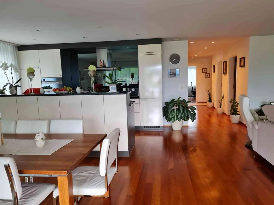 4.5-Zimmer-Wohnung im Minergie-Standard – ruhige, zentrale Lage – foto 5 di 10
