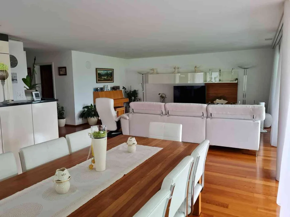 4.5-Zimmer-Wohnung im Minergie-Standard – ruhige, zentrale Lage – foto 4 di 10
