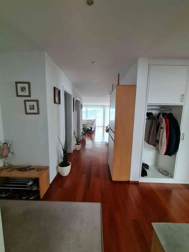 4.5-Zimmer-Wohnung im Minergie-Standard – ruhige, zentrale Lage – foto 9 di 10