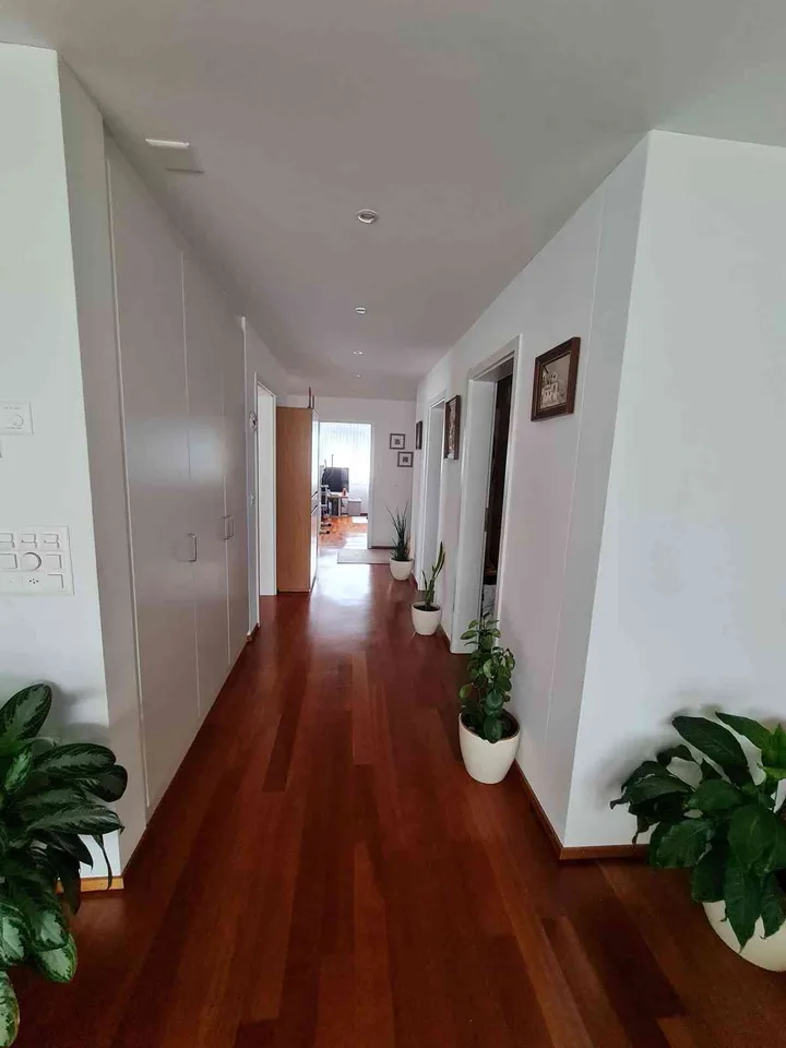 4.5-Zimmer-Wohnung im Minergie-Standard – ruhige, zentrale Lage – foto 8 di 10