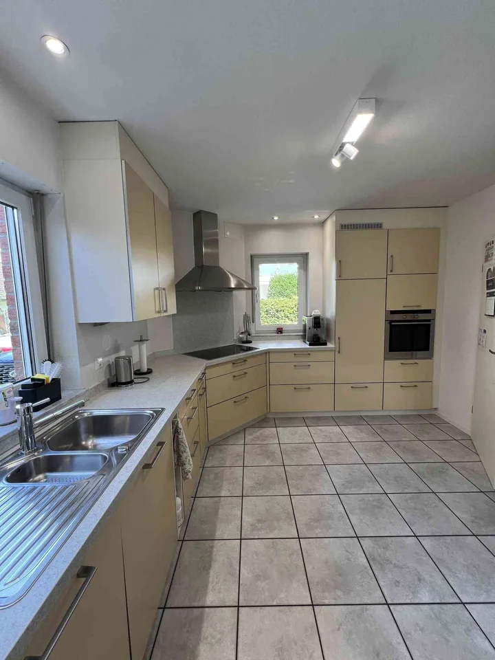 Gepflegtes Doppeleinfamilienhaus mit viel Platz und Weitsicht – foto 4 di 9