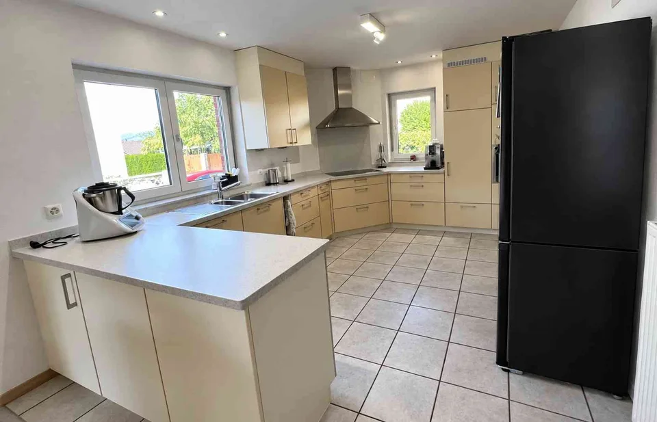 Gepflegtes Doppeleinfamilienhaus mit viel Platz und Weitsicht – foto 5 di 9