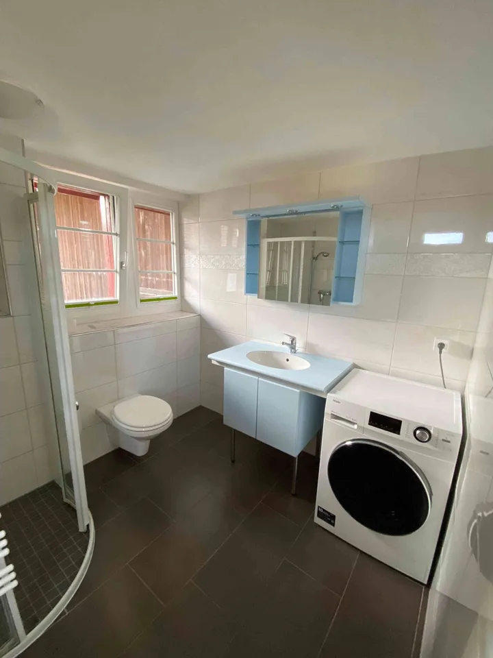Zwei Zimmer, Küche und Bad im Riegelhaus
