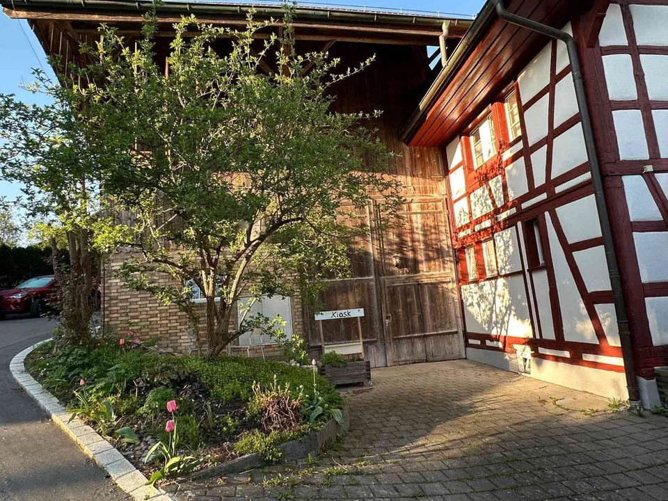 Zwei Zimmer, Küche und Bad im Riegelhaus