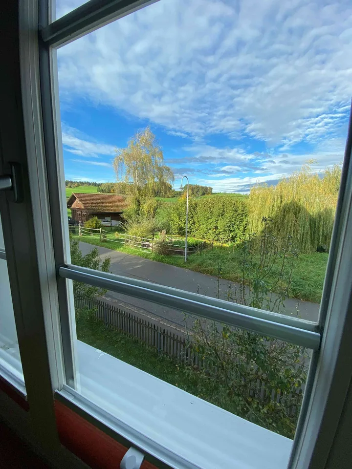 Zwei Zimmer, Küche und Bad im Riegelhaus