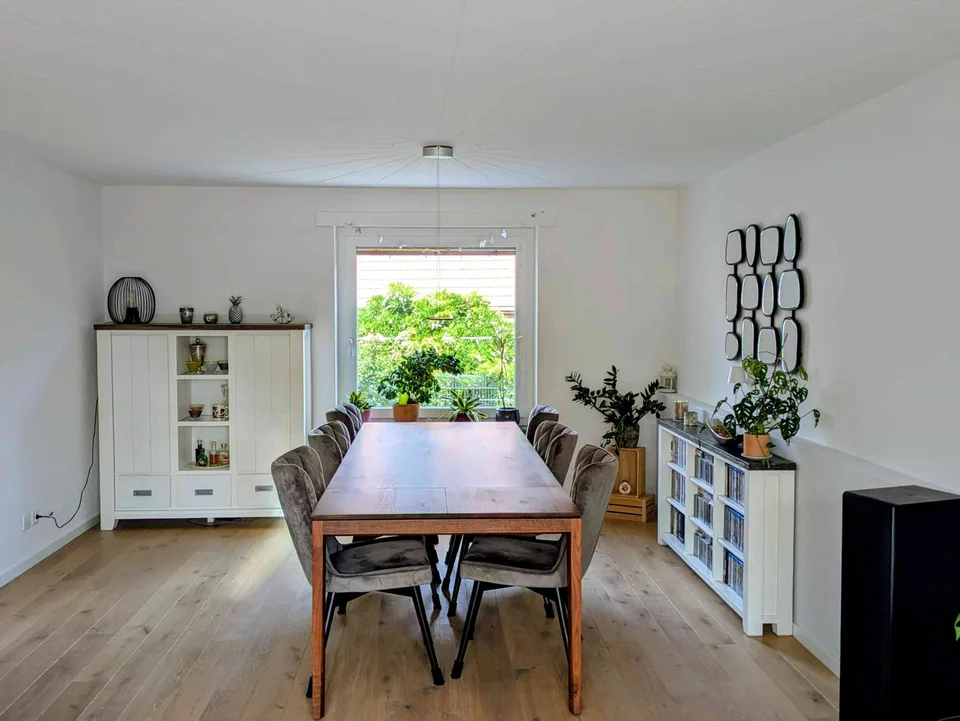 Attraktives 5-Zimmer-Doppeleinfamilienhaus im Grünen
