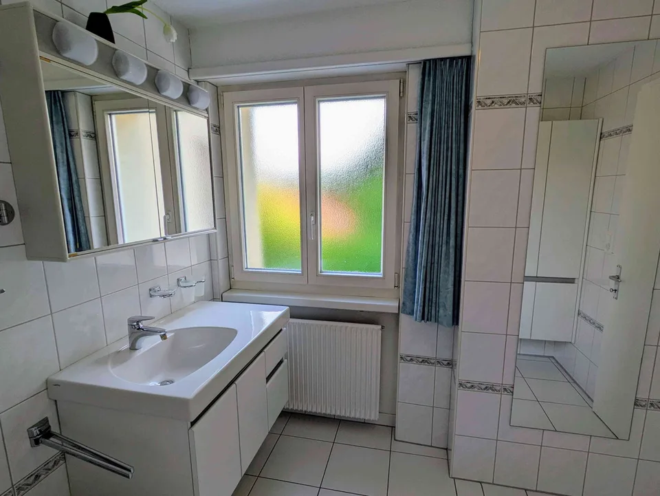 Attraktives 5-Zimmer-Doppeleinfamilienhaus im Grünen