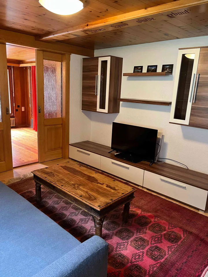 Möblierte Wohnung mit Garage und Garten