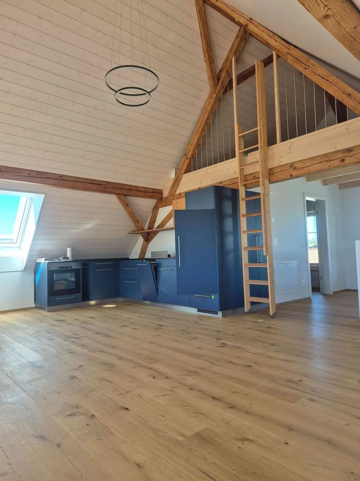 Wunderschöne, ruhige und helle 2.5 Zimmer whg zu vermieten