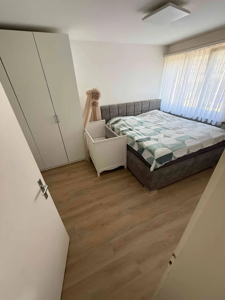 Schöne 3.5-Zimmer-Wohnung mit Balkon und 2 Parkplätzen