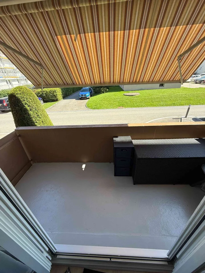 Schöne 3.5-Zimmer-Wohnung mit Balkon und 2 Parkplätzen