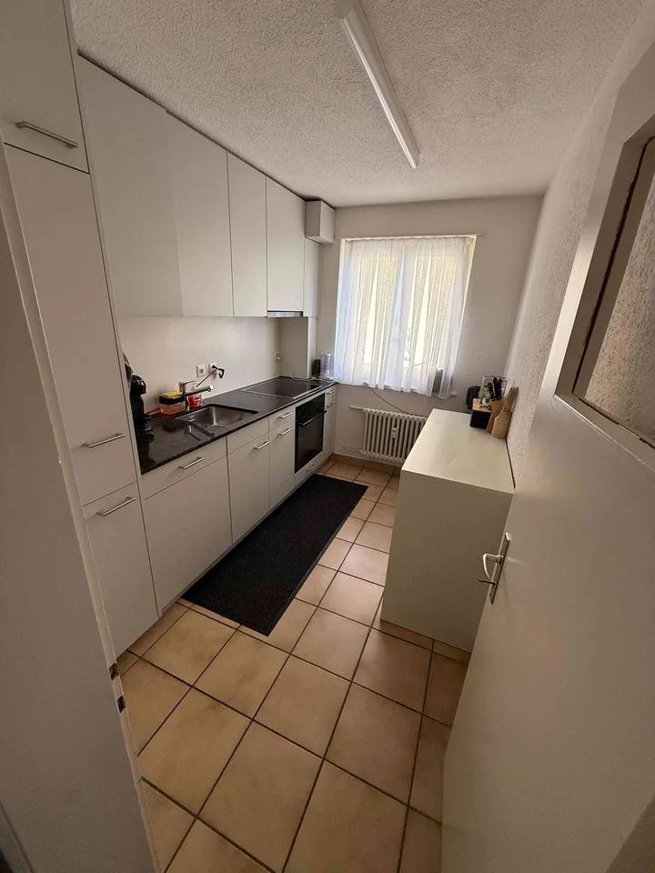 Schöne 3.5-Zimmer-Wohnung mit Balkon und 2 Parkplätzen